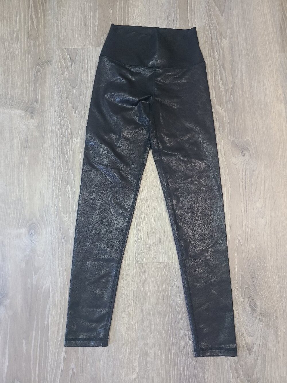 OFFLINE By Aerie Hugger Crackle Foil High Waisted Leggings Black - Size Small